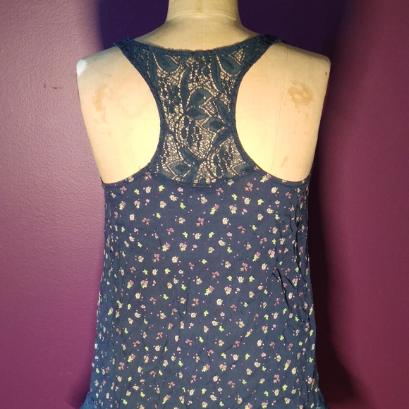 Aeropostale Floral Top - Picture 2 of 5